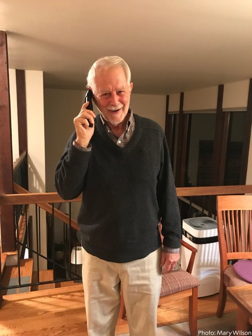 72歲經濟學家獲諾獎竟然由83歲鄰居通知！