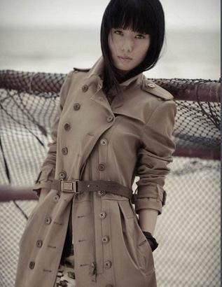 21岁出道幼年丧母凭宝莲灯一配角走红今隐退生二胎