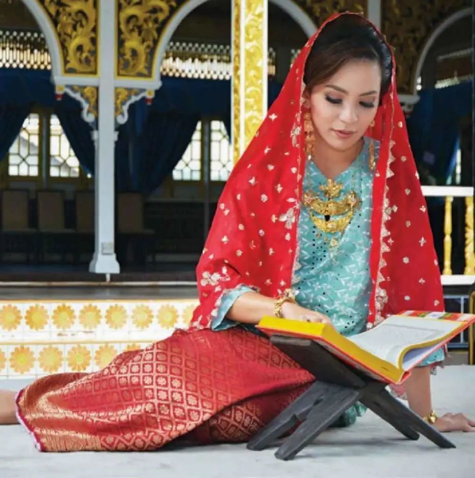 蜡染|马来群岛的织染绣：金丝绣、蜡染、絣织与扎染