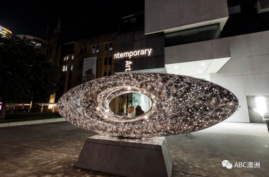 李林迪|“我以前不想当华人”：澳洲华裔艺术家以另类作品探索白澳阴影与身份认同