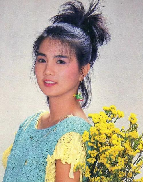 70年代红极一时的女星,嫁给大10岁富商,如今60岁婚姻生活很幸福