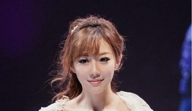 还记得曾红遍网络的"度娘"吗?堪称网红鼻祖,32岁美得不像话!