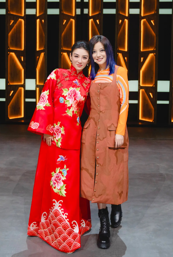 黄奕|综艺首秀这么没情商，她能把打烂的牌一张张赢回来么？