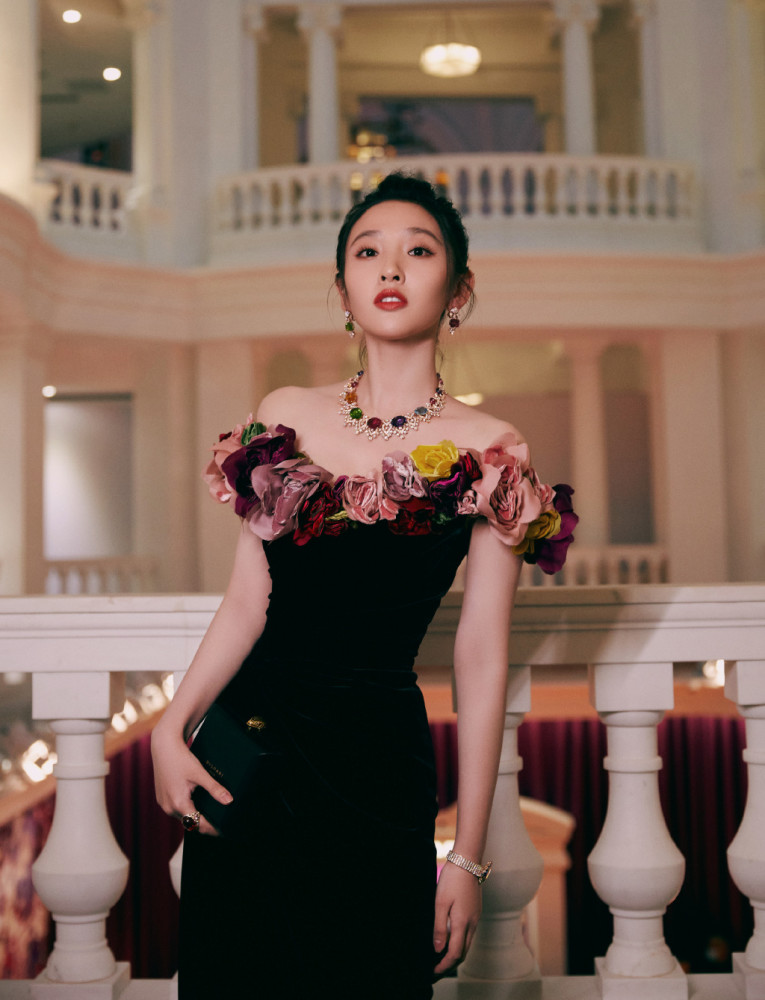 张若昀|张若昀宣传唐艺昕产后复出，因一番话遭极端女权主义者群攻，甚至被质疑出轨