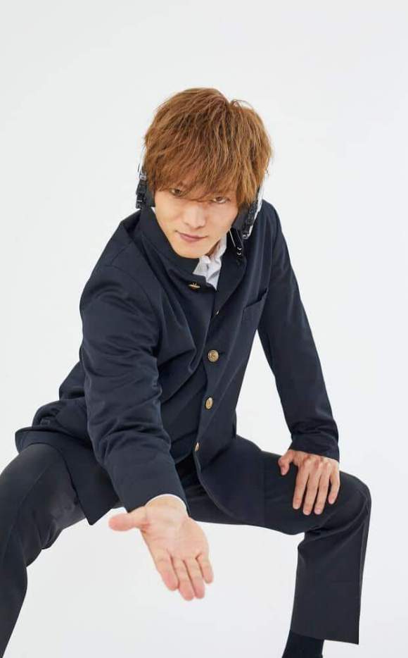 在假面骑士零一里雷的性格还是不错的,但可惜的是自己也是工具人的