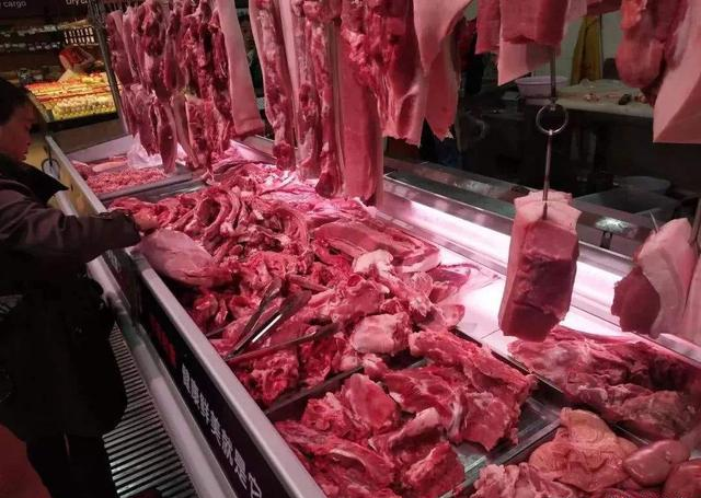市场批发速冻猪肉那么便宜？中国为啥还要从国外进口种猪，冷冻肉_腾讯新闻