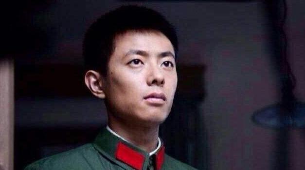 鱼翔|《父母爱情》中的卫东，今在《演员2》做助演嘉宾，意外撞脸肖战