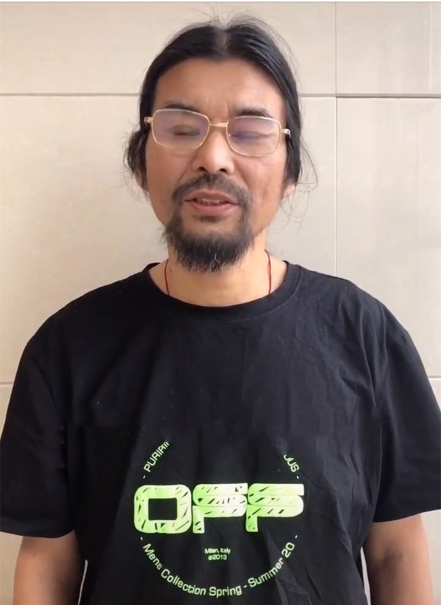 面筋哥患癌后仍不忘为青岛加油,脸颊消瘦两眼无光,却被质疑炒作