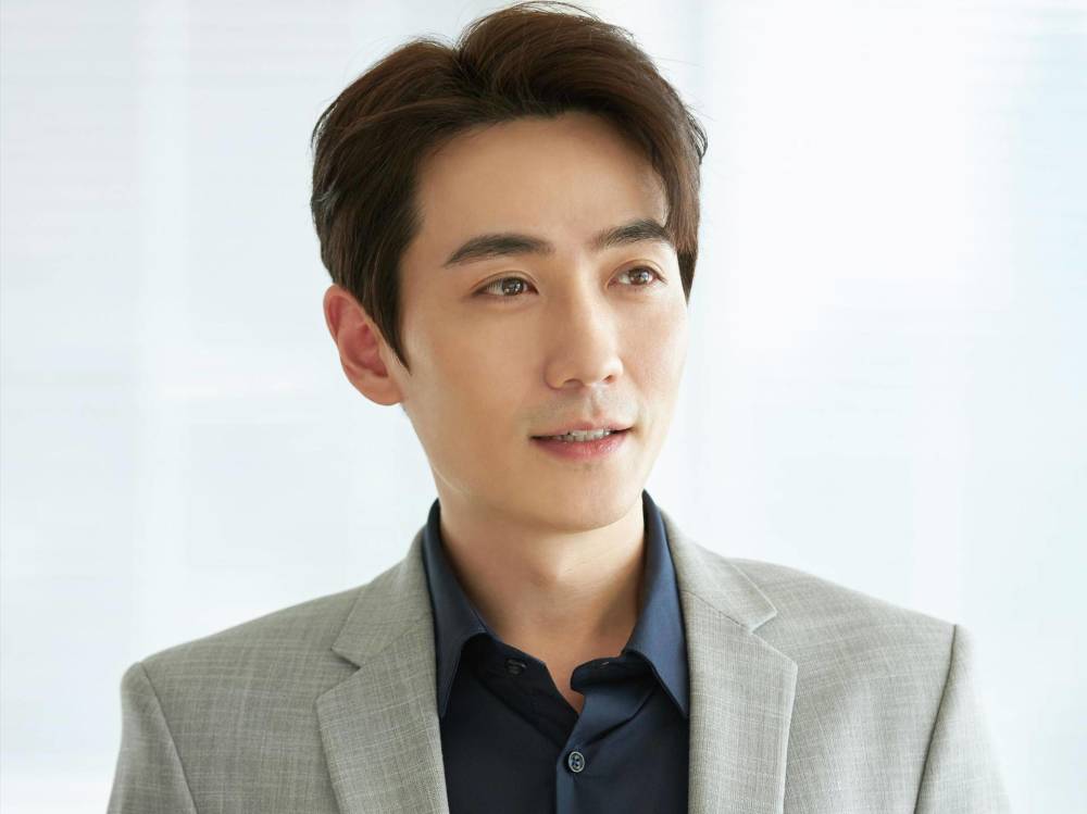 朱一龙|朱一龙被曝隐婚生子后，张若昀无辜躺枪，秀恩爱却被指是在内涵