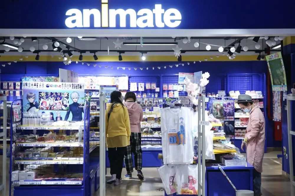 国内年轻人喜欢的国潮原创手办品牌"潮玩星球",门店设在"animate"旁边