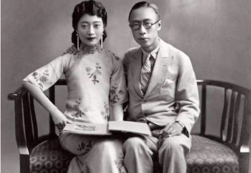 溥仪|看完溥仪户口本上的四个字，网友：满满的辛酸泪