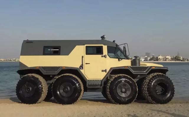 比奔驰g都猛俄罗斯造8x8越野车卖198万欧元一点不亏
