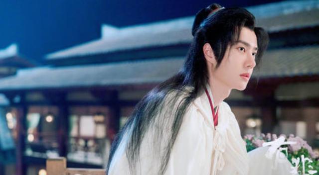 王一博|摔车风波后，王一博重返热搜，谢允呼声持续高涨