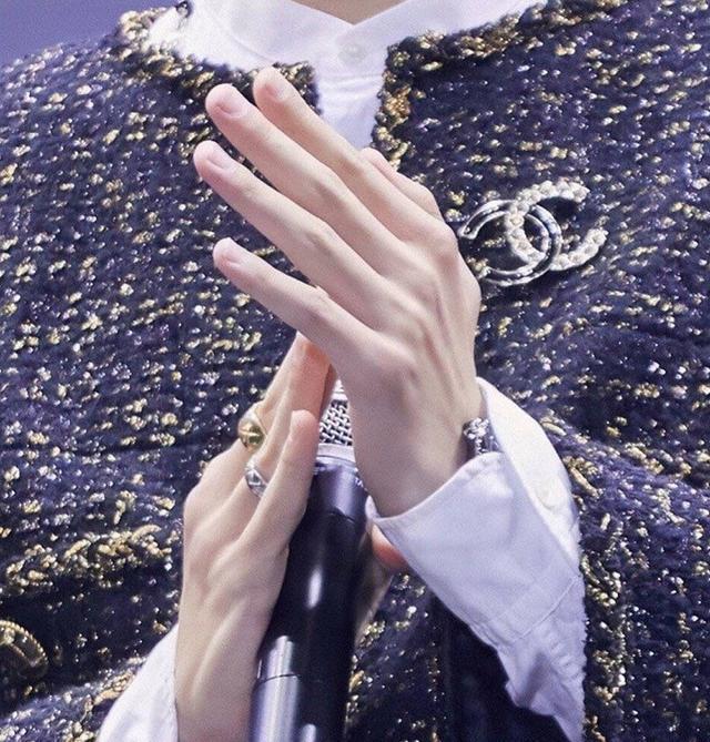 王一博|摔车风波后，王一博重返热搜，谢允呼声持续高涨