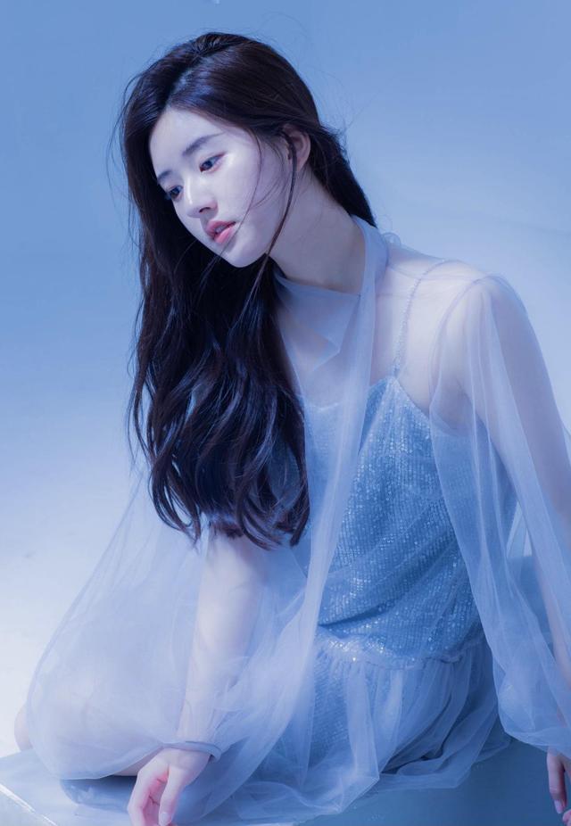 赵露思|赵露思与代拍相爱相杀，新戏造型都被曝光，太受欢迎了