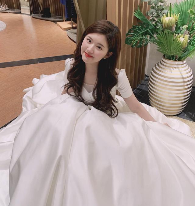 赵露思|赵露思与代拍相爱相杀，新戏造型都被曝光，太受欢迎了