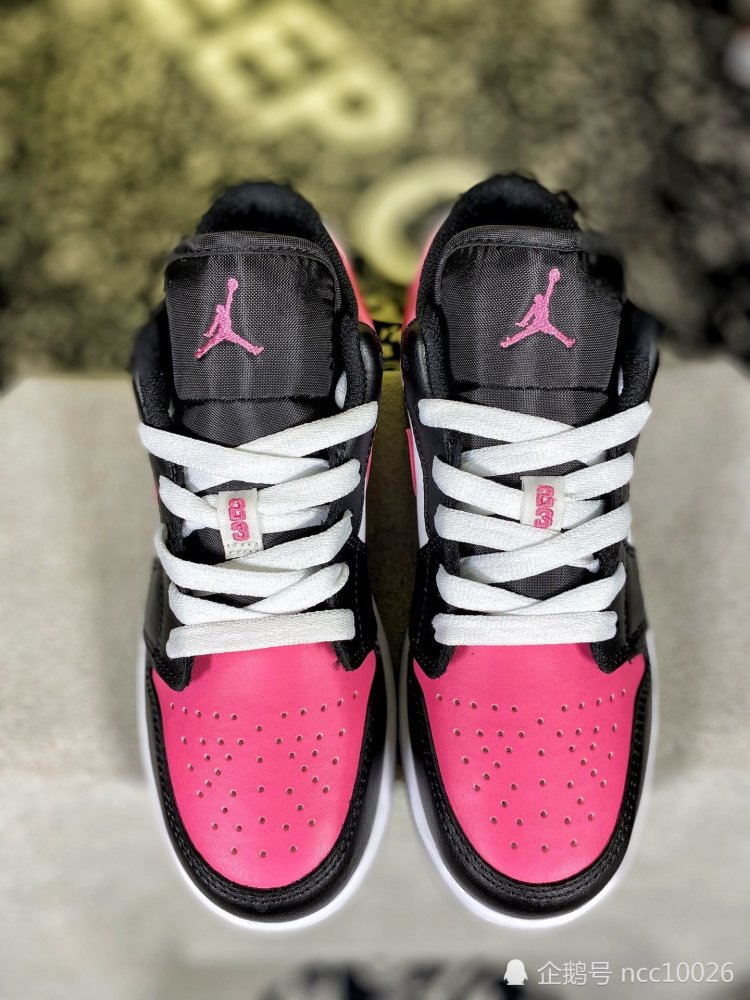 aj1 乔丹板鞋 樱花粉 黑粉脚趾 情人节