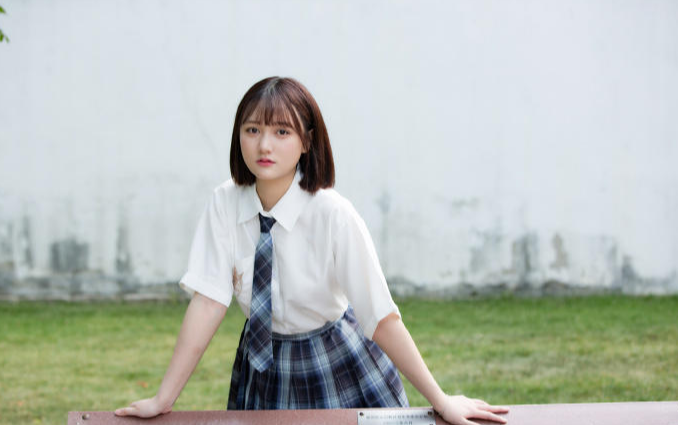 鱼翔|敢在《演员2》对导师发出灵魂拷问的她，究竟有何背景？