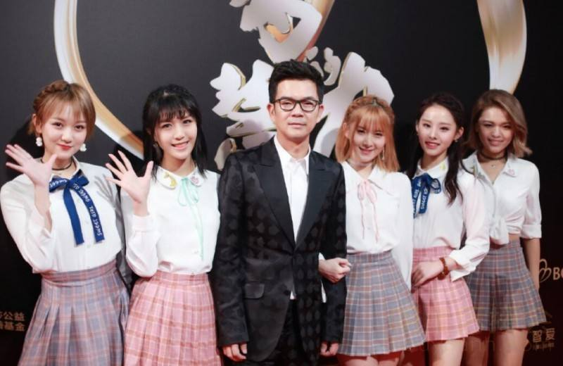 鱼翔|敢在《演员2》对导师发出灵魂拷问的她，究竟有何背景？