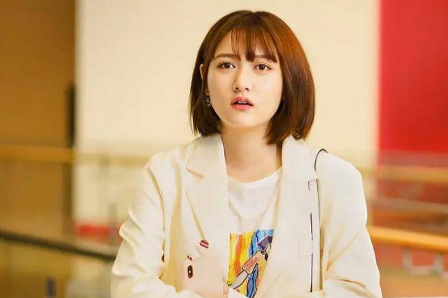 鱼翔|敢在《演员2》对导师发出灵魂拷问的她，究竟有何背景？