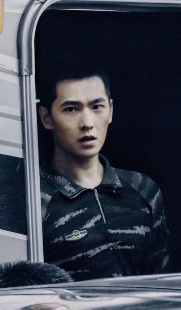 杨洋大聊游戏经历是电竞男主本人了