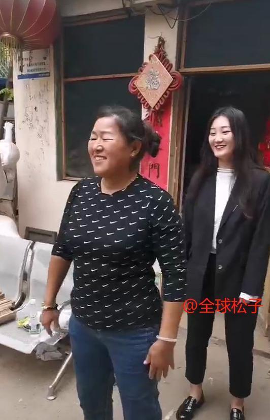 朱之文|大衣哥一家同框直播，儿媳妇落落大方，打赏收入媲美一线明星