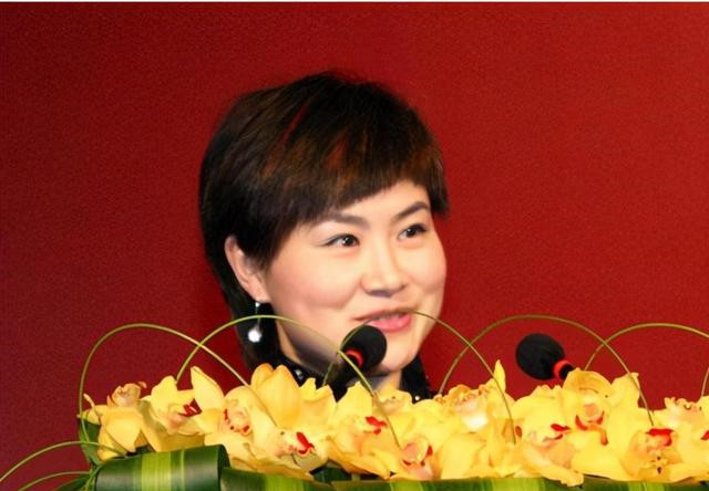 她是知名央视主持,曾感染肺炎8次险些送命,坚持运动后身体倍棒|严晓宁