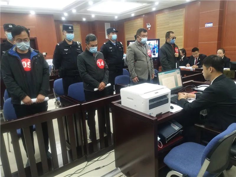 大武口区法院开庭审理张凯等人涉黑案件_腾讯新闻