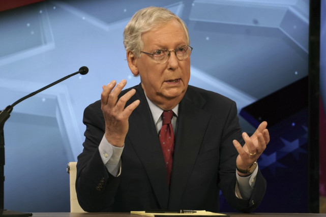 参议院多数党领袖米奇·麦康奈尔在2020年10月12日在举行的辩论中与