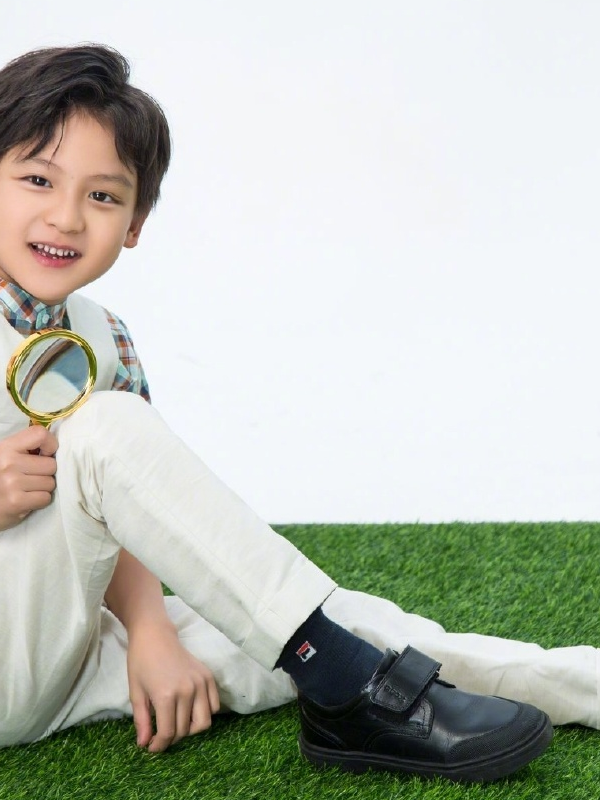 田亮儿子才是整容式长大幼时撞脸许子言如今五官深邃堪称最帅星二代