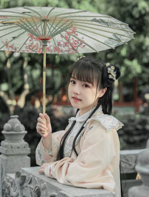 网红饭思思凹人设被diss直面风格争议转古风扮相太美了