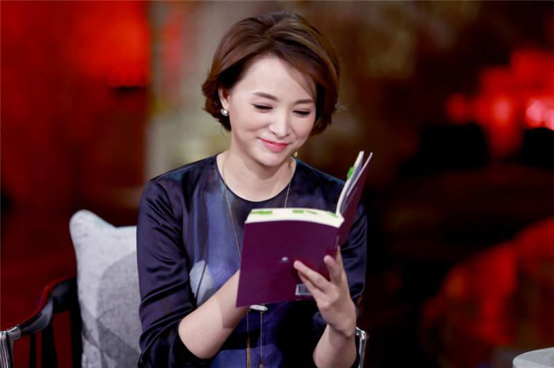 董卿|46岁董卿投入工作每天只睡四小时，近照曝光容颜憔悴惹人怜