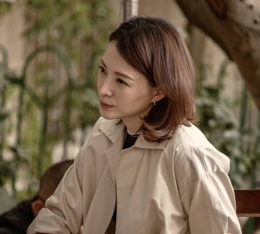 董卿|46岁董卿投入工作每天只睡四小时，近照曝光容颜憔悴惹人怜