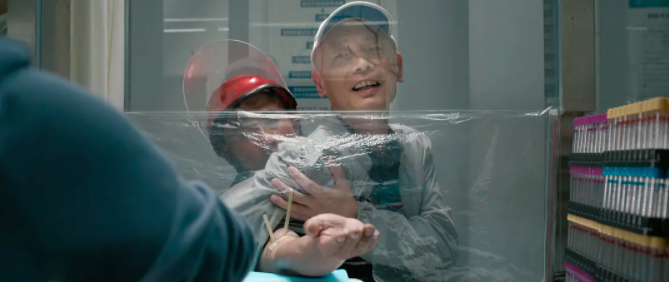 我和我的家乡|《我和我的家乡》破20亿：张北京的医保卡“曝光”，看懂中国医保现状