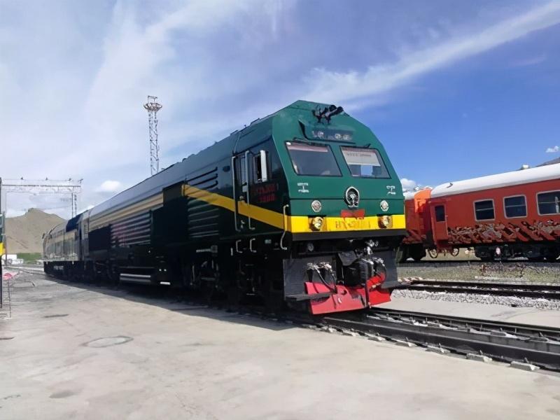 青藏铁路|为何中国的青藏铁路，跑的都是外国火车头？这回外国月亮真的圆