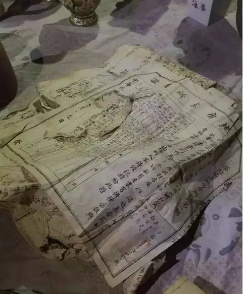 鬼市|凌晨三点的北京鬼市，太阳出来就消失，您敢去吗？