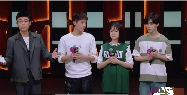 大鹏|大鹏为自己买了情商高的热搜评论翻车，职业主持人主持能力受质疑