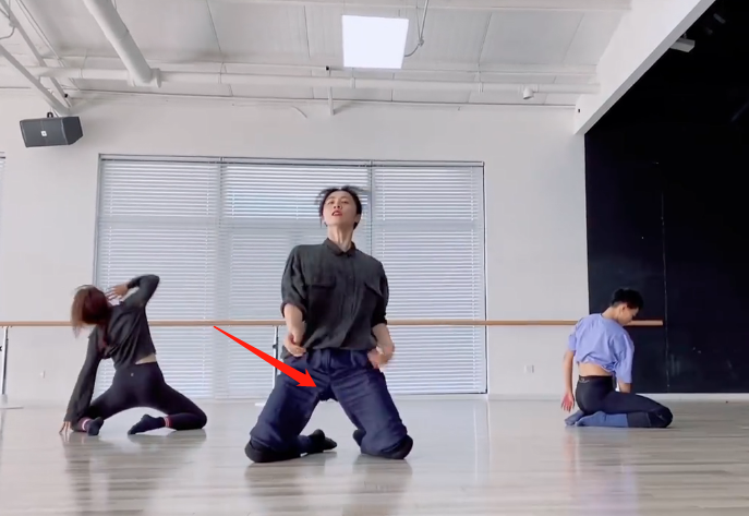 孙莉|万万没想到！孙莉跳舞突发尴尬事件，因动作幅度过大把裤子跳开档了