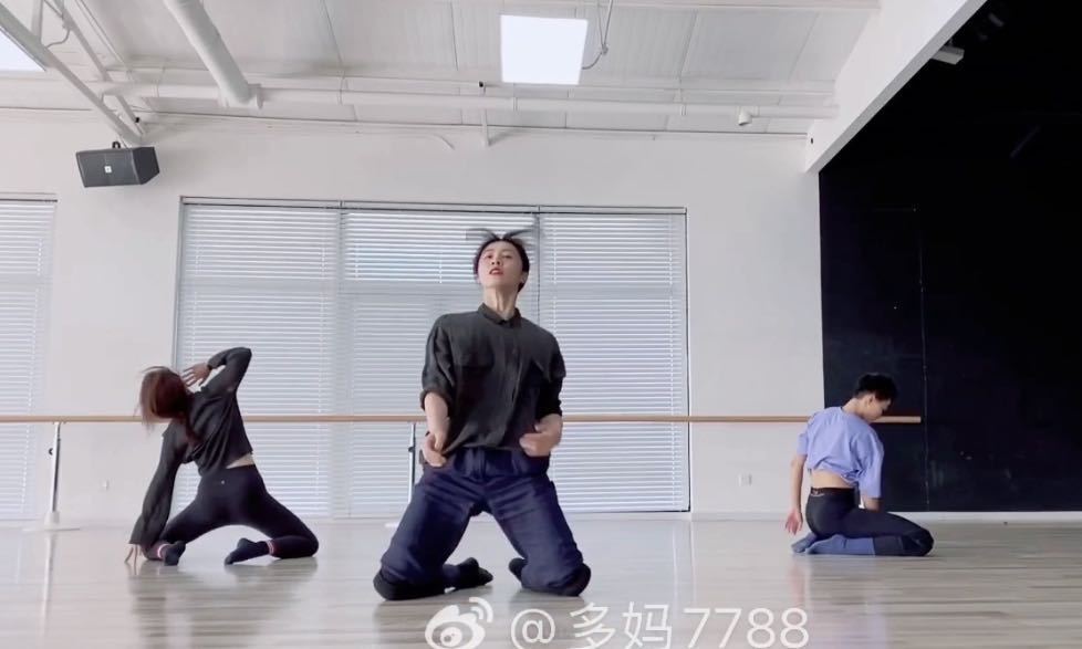 舞蹈视频|孙莉怎么了？晒舞蹈视频自曝裤子开裆，网友：不说还看不出来