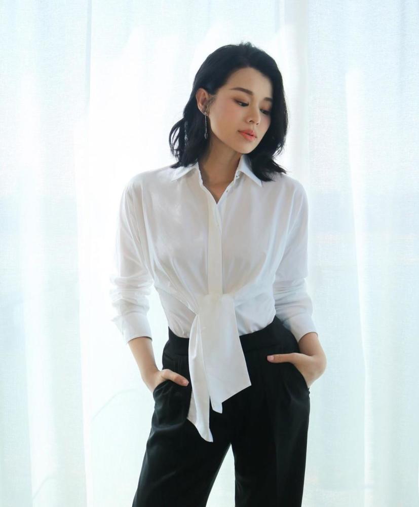 胡杏儿|陈凯歌一张S卡，让胡杏儿激动落泪，她凭什么得到肯定？