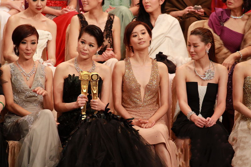 胡杏儿|陈凯歌一张S卡，让胡杏儿激动落泪，她凭什么得到肯定？