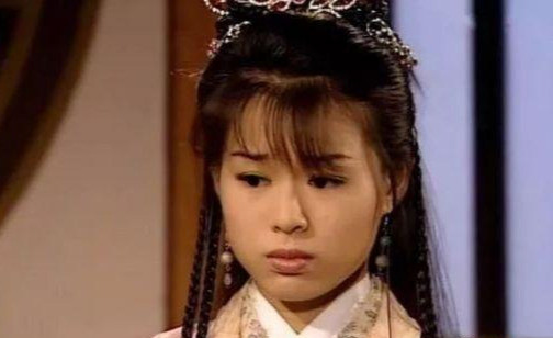 胡杏儿|陈凯歌一张S卡，让胡杏儿激动落泪，她凭什么得到肯定？