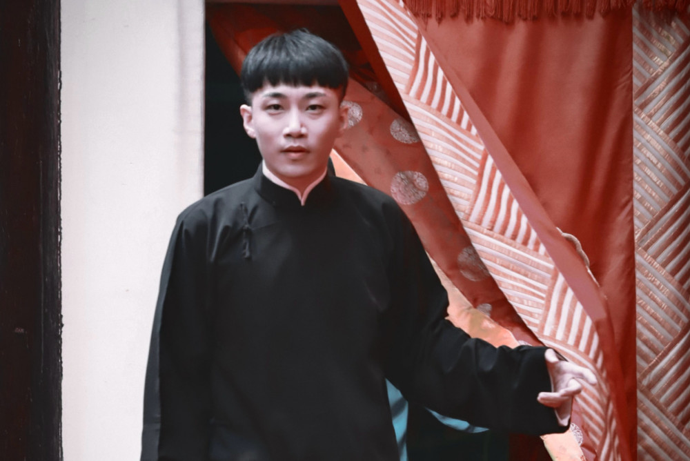 天下没有不散的筵席,可是尚九熙跟何九华的粉丝怎么也没想到,这两个人