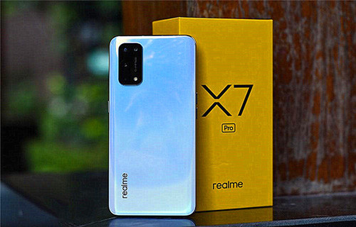 對比vivo s7,realme x7pro值不值得入手?