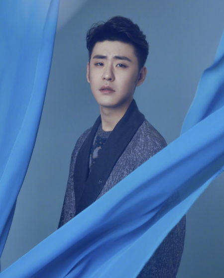 张云雷|张云雷新EP《牵挂》大卖，与粉丝互动欢乐多，吃铜锅涮肉庆祝