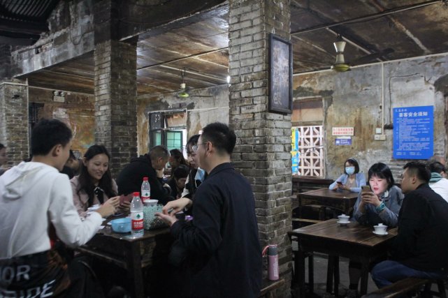 重拾“茶客”时光  重庆  交通老茶馆  慢生活|重拾“茶客”时光，重庆交通老茶馆里的慢生活