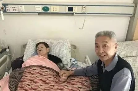 语文|华师大64岁大学教授被500万人追捧，被儿子怼：教语文的是白痴