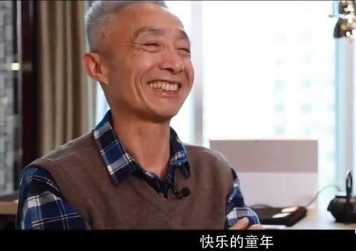 语文|华师大64岁大学教授被500万人追捧，被儿子怼：教语文的是白痴