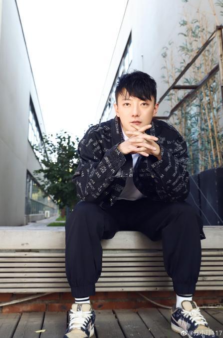 苏小玎|恋情实锤？董璇苏小玎晒男女友视角美照，背景过于雷同疑同一地点