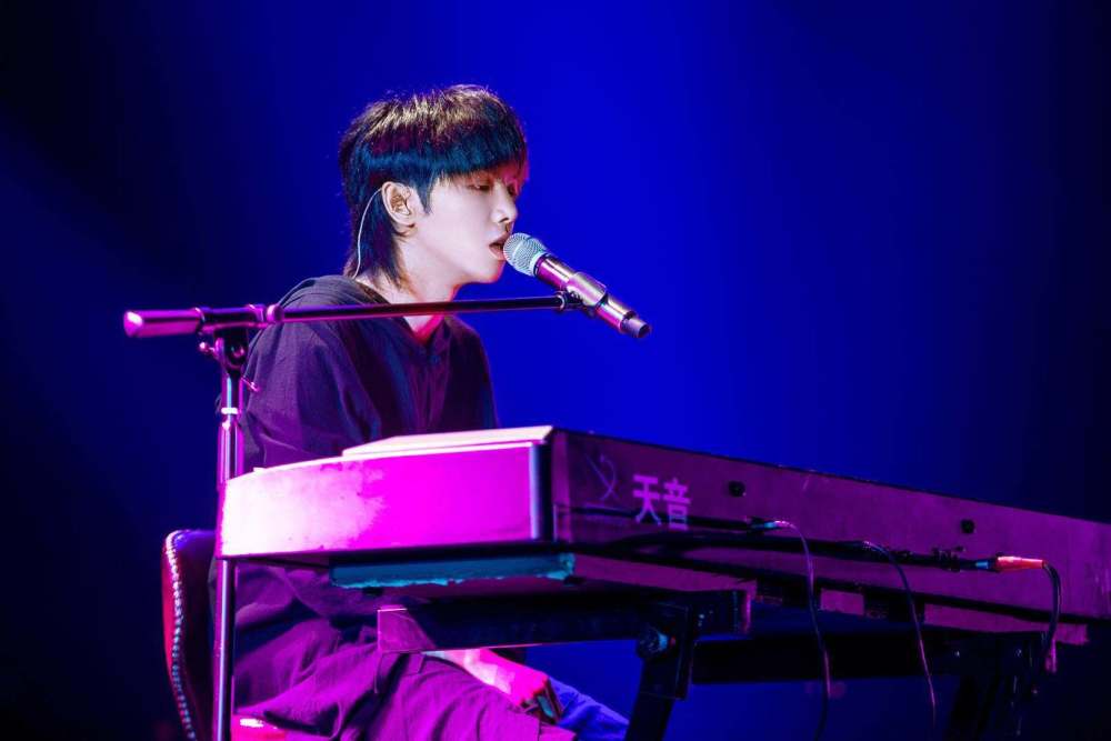 华晨宇|华晨宇翻唱的《山海》，累计播放率突破10亿，成就难以磨灭的经典